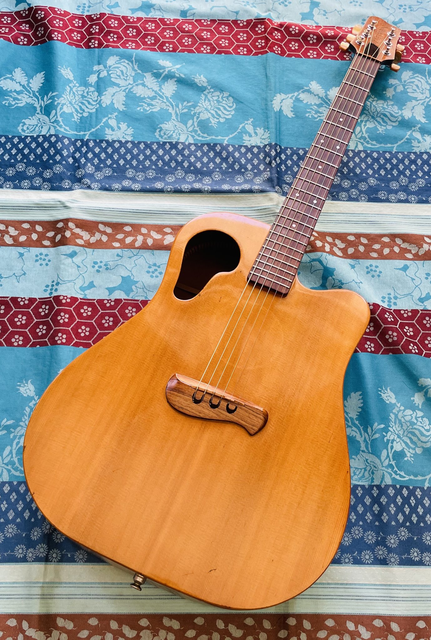 Guitare électro-acoustique Tacoma Roadking DM8C n°C3405030 (USA)