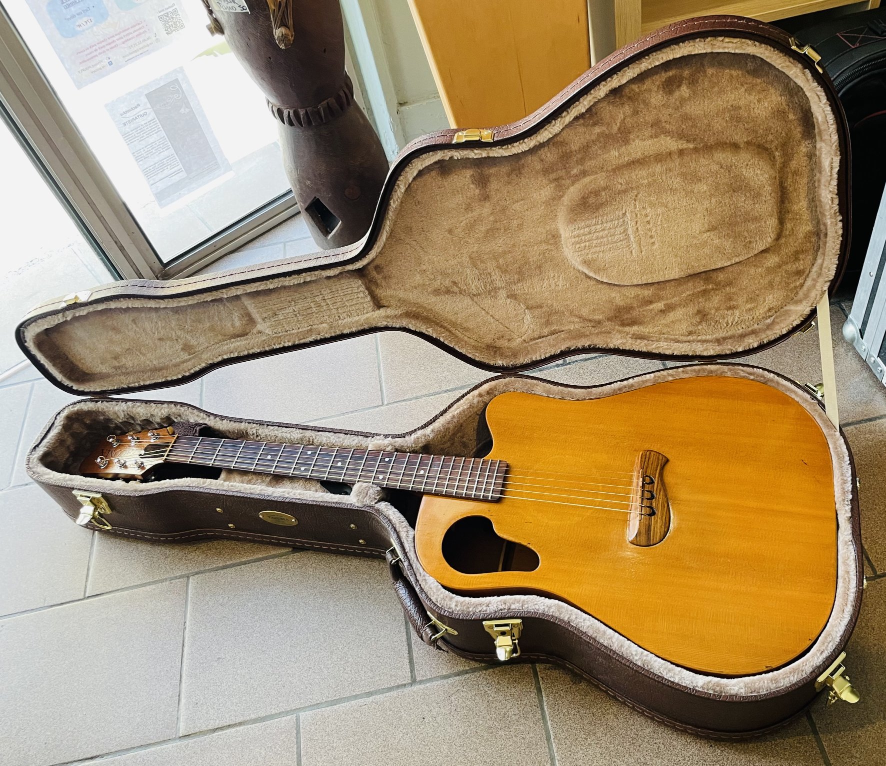 Guitare électro-acoustique Tacoma Roadking DM8C n°C3405030 (USA) – Image 8
