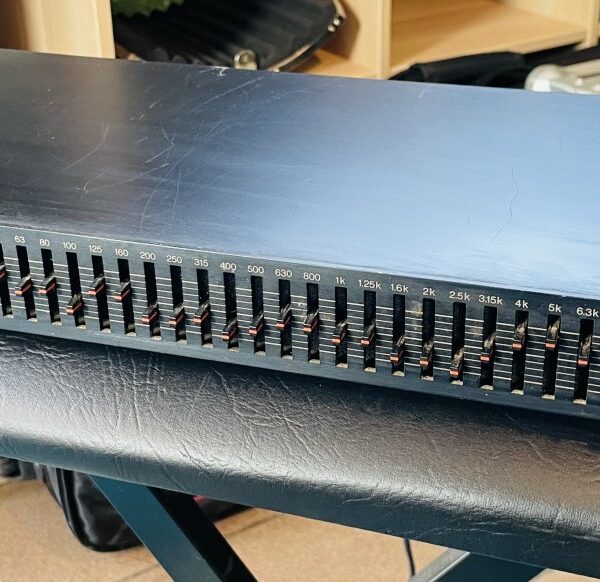 Egaliseur Yamaha GQ131 n°MB4L053172 (Japan), rack 1U
