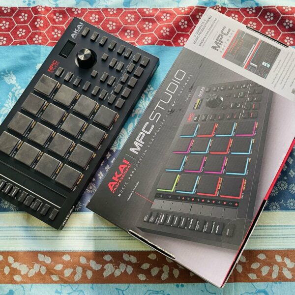 Groovemachine Akai MPC Studio n°A31208248914761, carton usb notice d’origine – Image 7