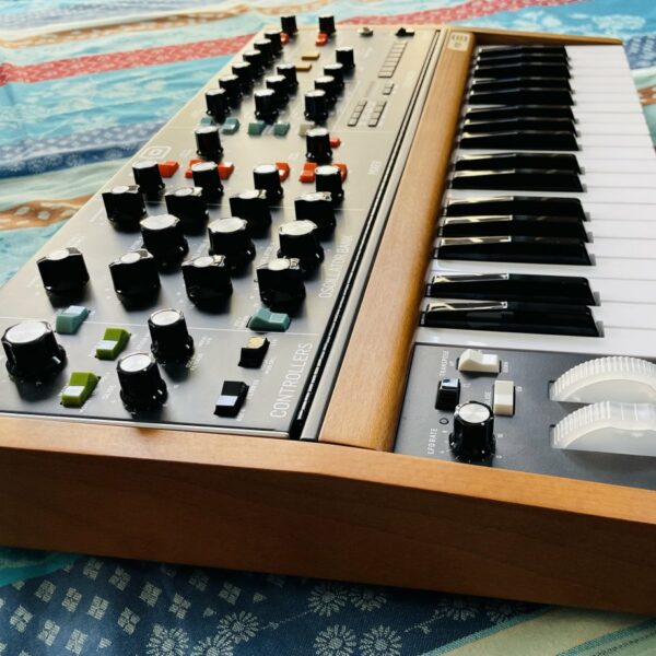 Synthé analogique Behringer Poly D n°S240800348D8J, boite d’origine, notice, alim – Image 3