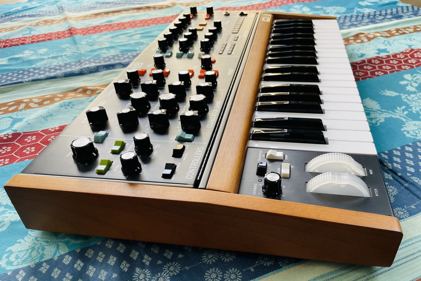 Synthé analogique Behringer Poly D n°S240800348D8J, boite d’origine, notice, alim – Image 3