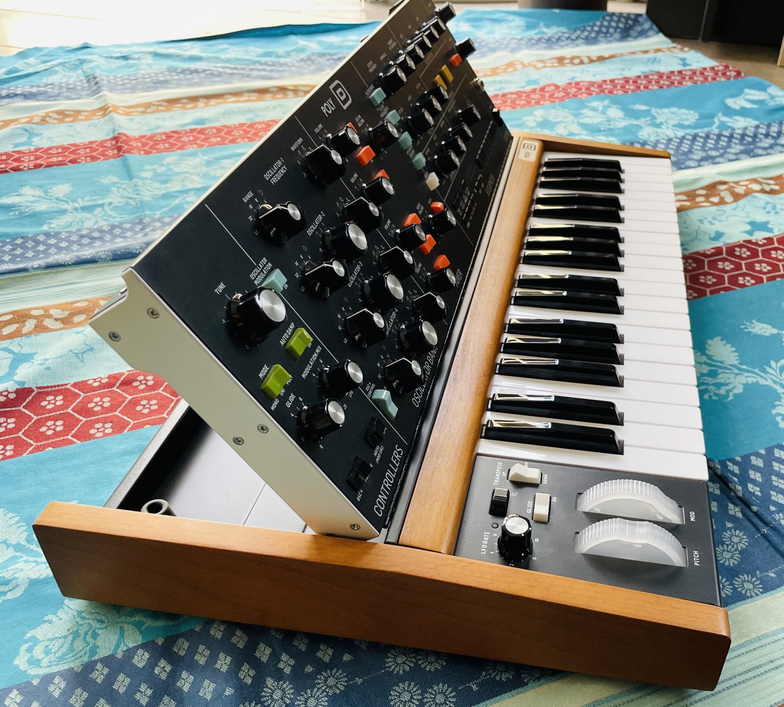 Synthé analogique Behringer Poly D n°S240800348D8J, boite d’origine, notice, alim – Image 5