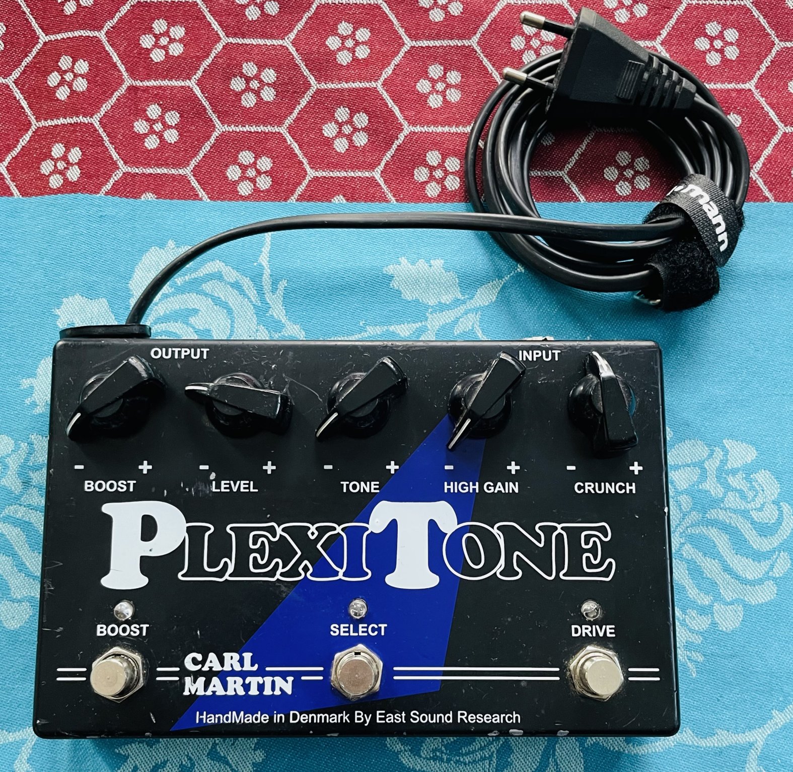 Pédale distortion plexi Carl Martin Plexitone n°04316-00664, alim