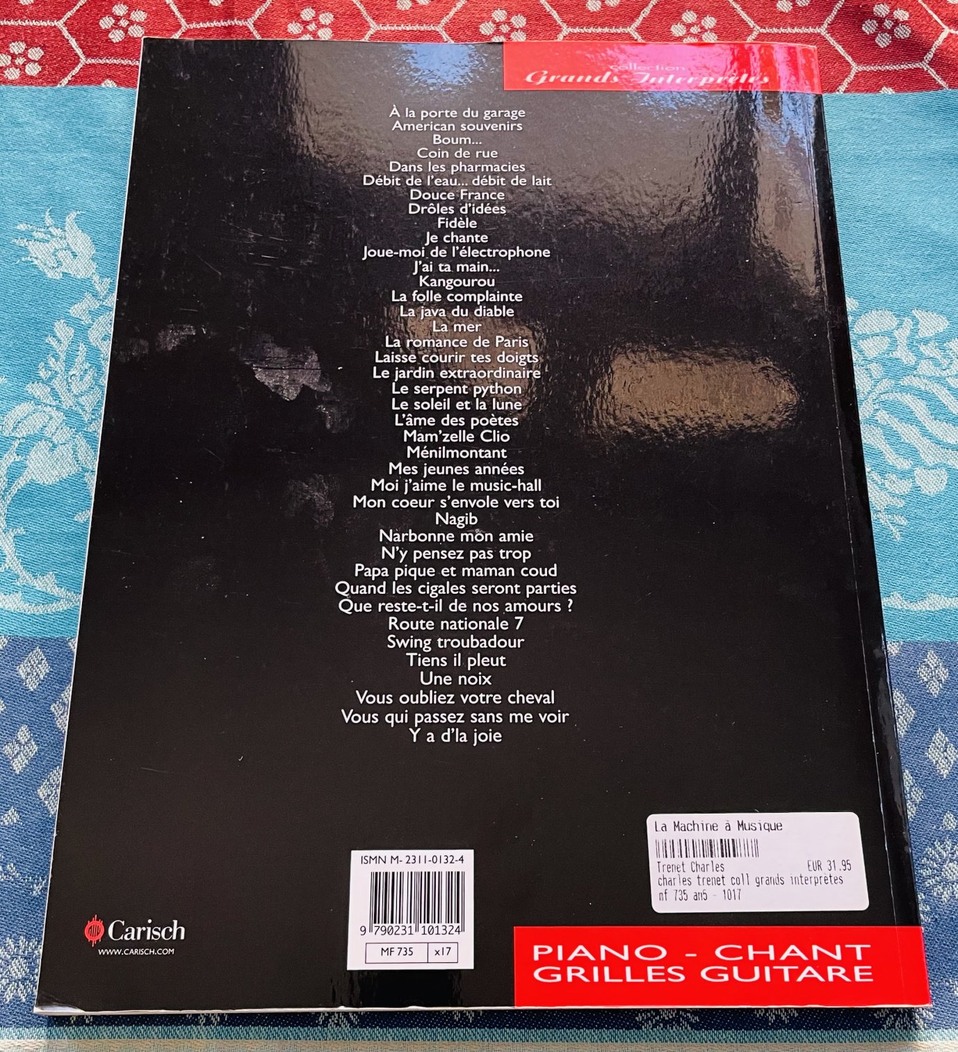 Beau livre piano chant grille guitare de Charles Trenet, Carish – Image 2