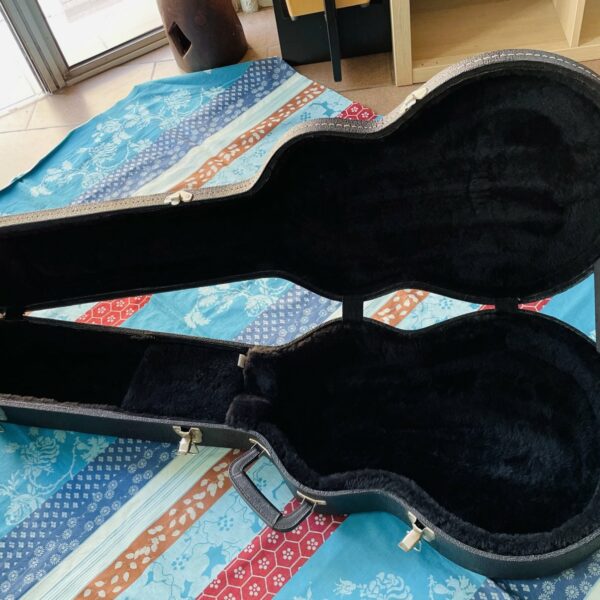 Etui guitare format Les Paul Junior Datt Cases (Vancouver, Canada)
