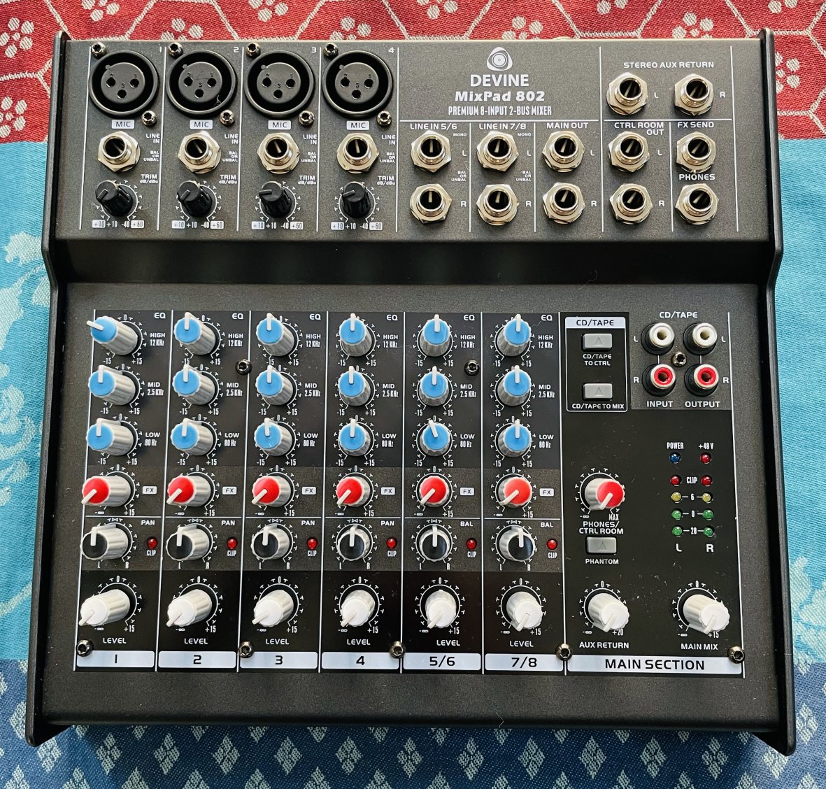Table de mixage analogique Devine Mixpad 802, boite d'origine