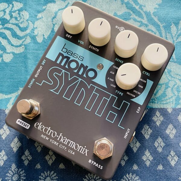 Pédale Electro-Harmonix Bass Mono Synth n°201810240425, alim et boite d’origine