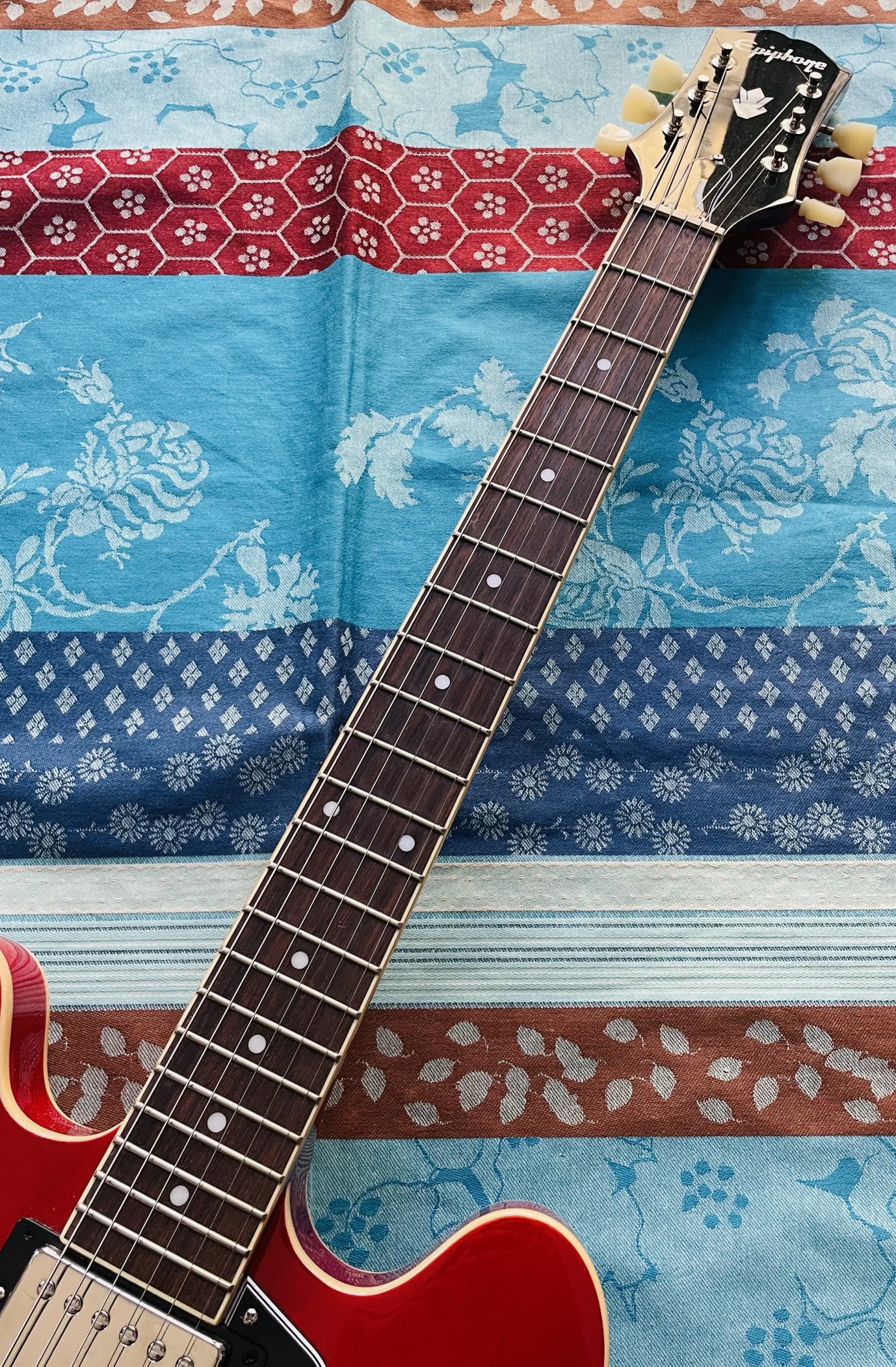 Guitare électrique Epiphone ES-335 IG Cherry n°23051511048, housse Tobago – Image 4