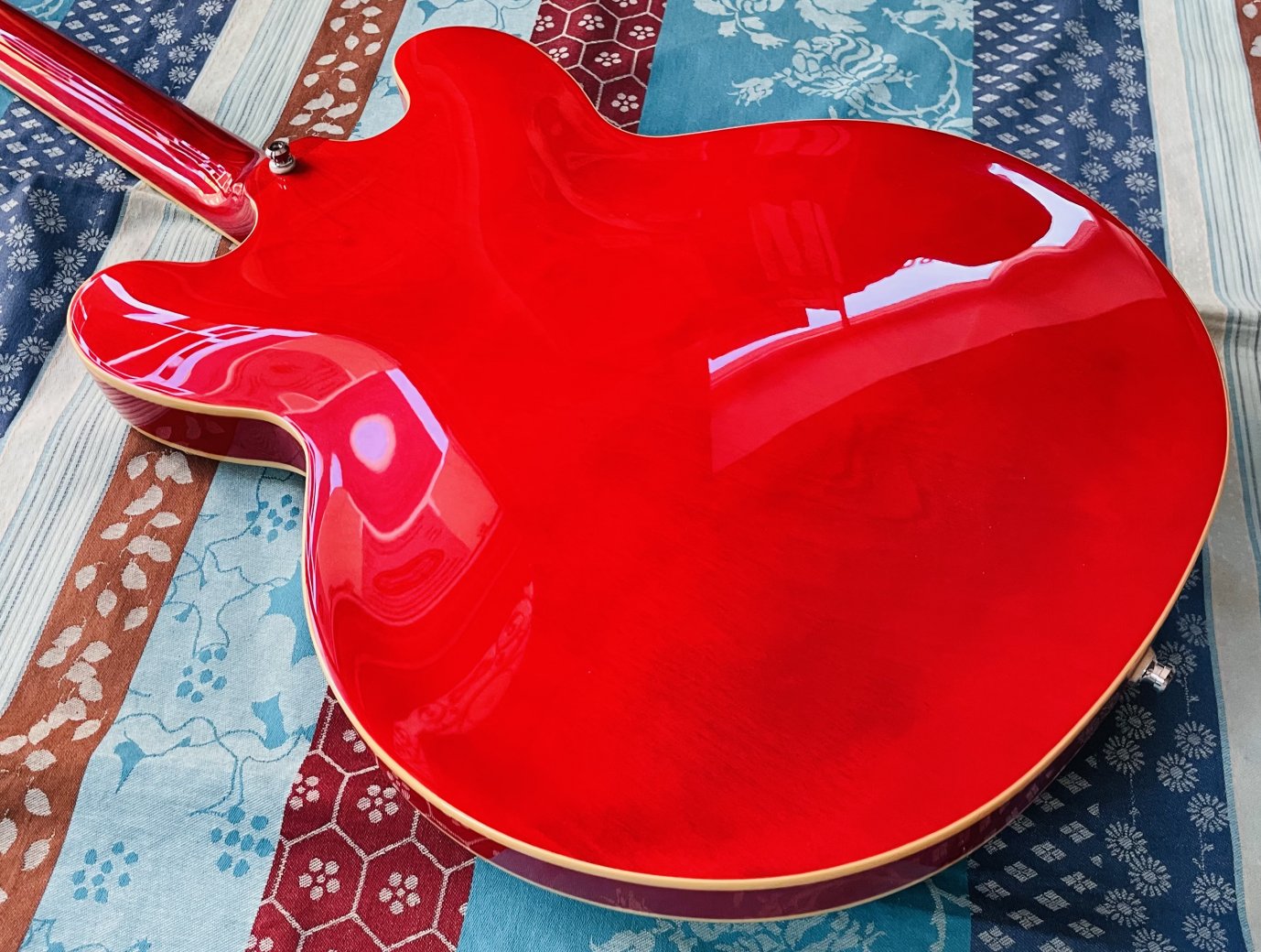 Guitare électrique Epiphone ES-335 IG Cherry n°23051511048, housse Tobago – Image 8