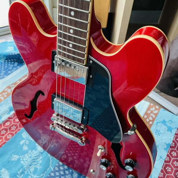 Guitare électrique Epiphone ES-335 IG Cherry n°23051511048, housse Tobago – Image 11