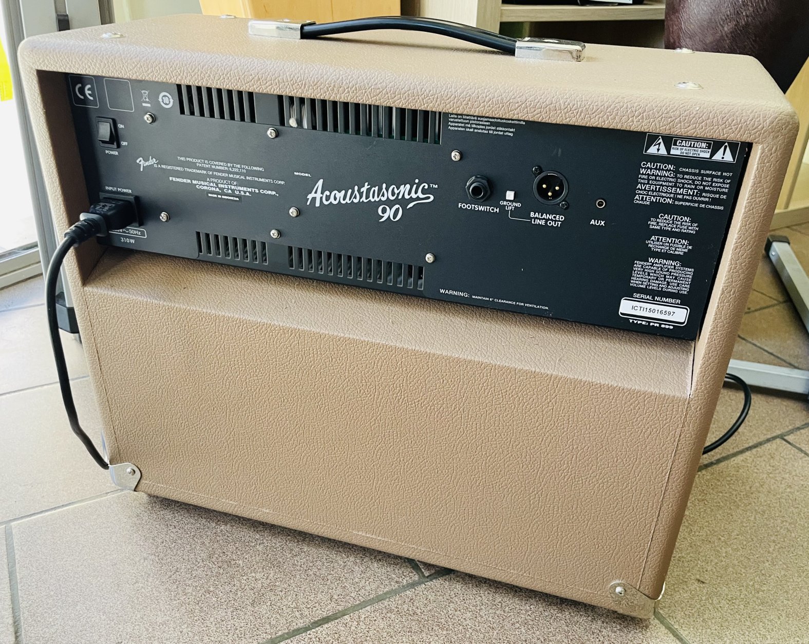 Ampli acoustique Fender Acoustasonic 90 n°ICTI15016597, alim, 90W – Image 2