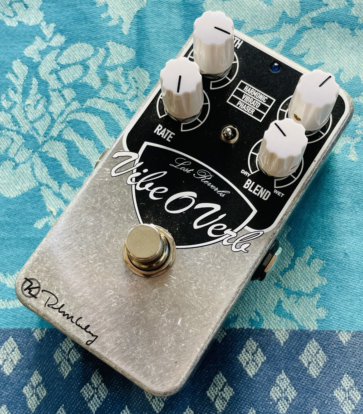 Pédale réverb vibrato phaser Keely Electronics Vibe O Verb n°01336 (USA), boite d’origine