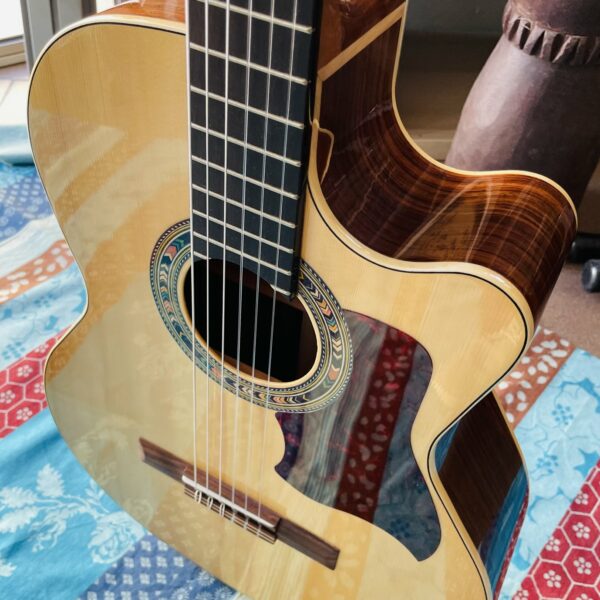 Guitare électro-classique Kremona Performer F65CW SB Natural n°25007.14.07, belle housse Boston, pickguard ajouté – Image 10