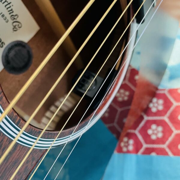 Guitare électro-acoustique Martin Road Series 000.10E n°2910347 (USA), housse Martin, plaque bois QRcode Martin, jeux de cordes Ernie Ball Earthwood 11/52. – Image 5