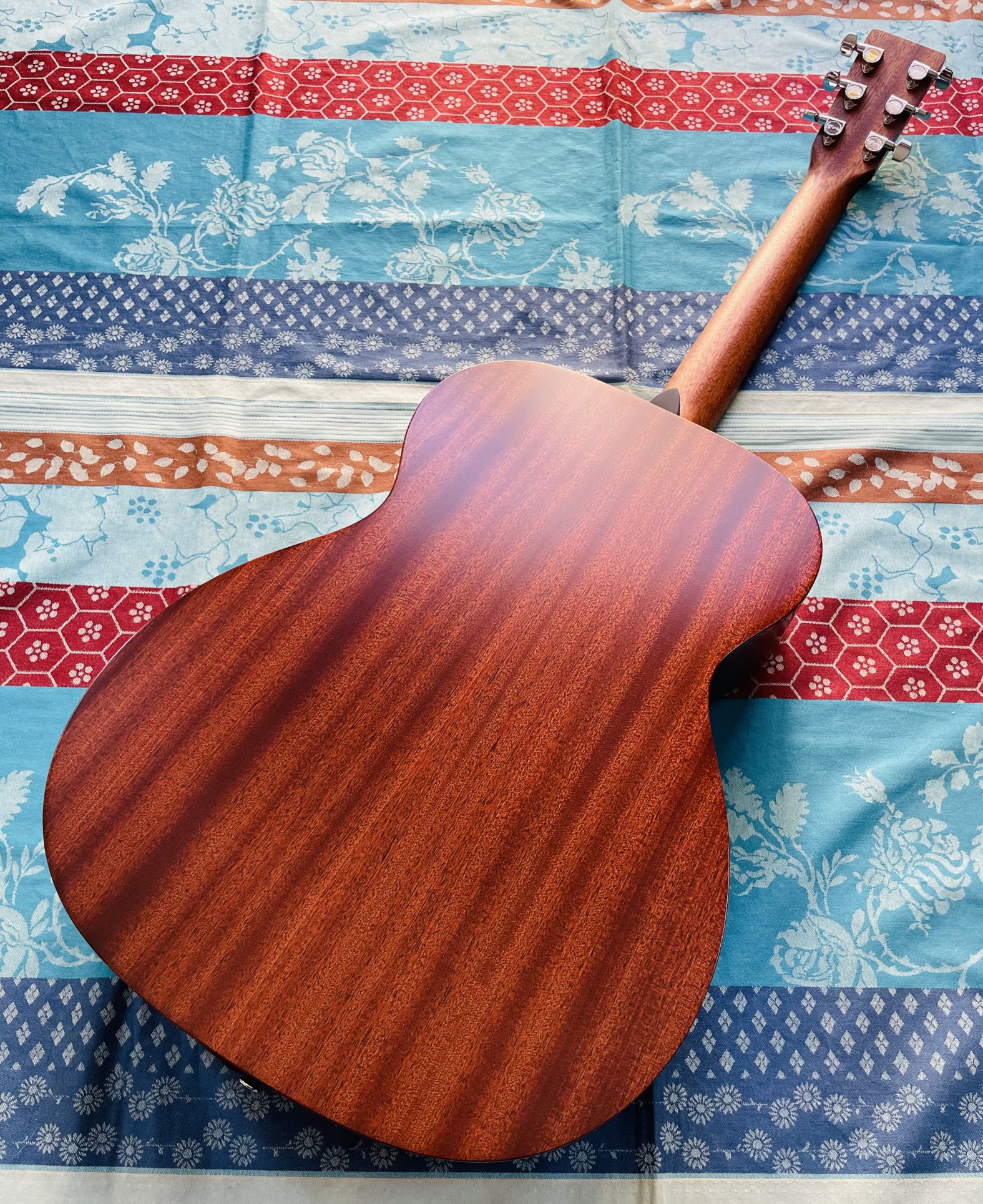 Guitare électro-acoustique Martin Road Series 000.10E n°2910347 (USA), housse Martin, plaque bois QRcode Martin, jeux de cordes Ernie Ball Earthwood 11/52. – Image 6