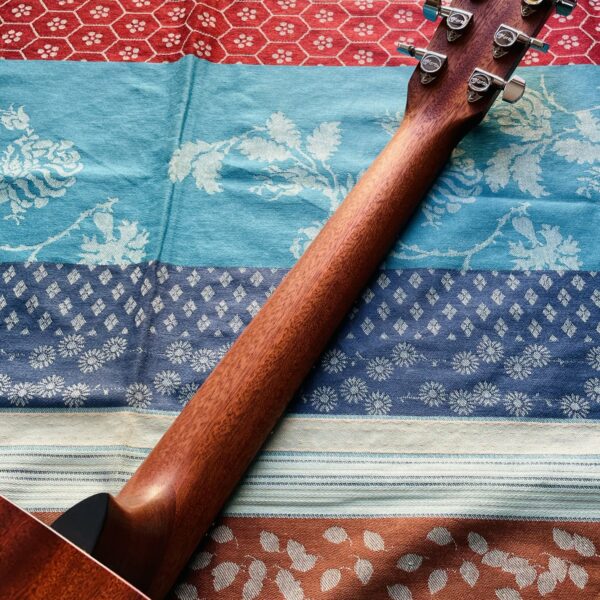 Guitare électro-acoustique Martin Road Series 000.10E n°2910347 (USA), housse Martin, plaque bois QRcode Martin, jeux de cordes Ernie Ball Earthwood 11/52. – Image 7