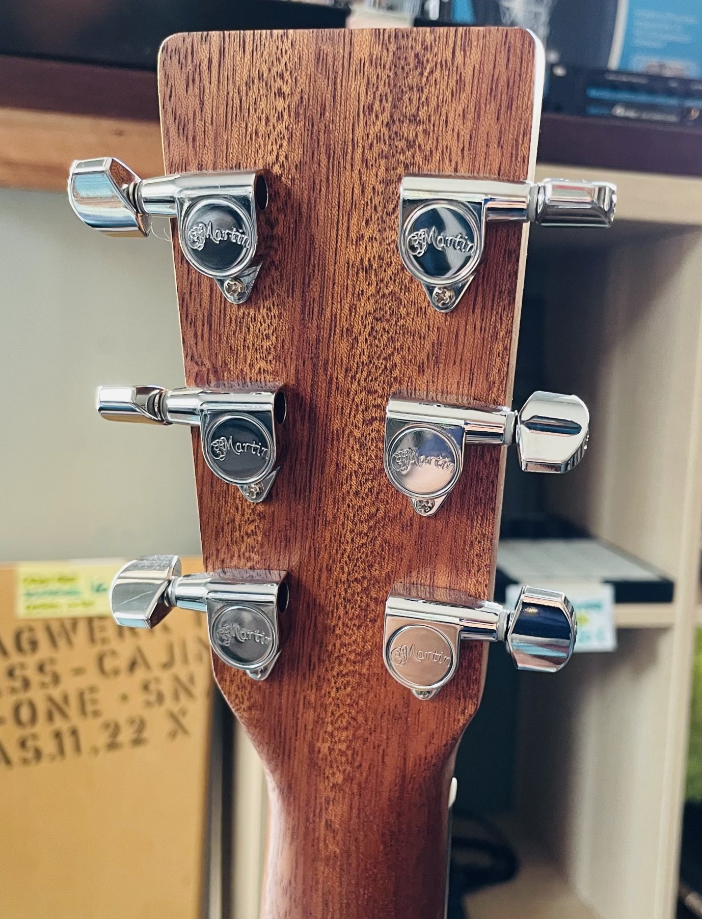 Guitare électro-acoustique Martin Road Series 000.10E n°2910347 (USA), housse Martin, plaque bois QRcode Martin, jeux de cordes Ernie Ball Earthwood 11/52. – Image 11
