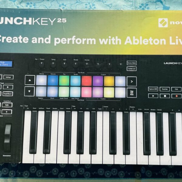 Clavier maitre Novation Launchkey 25 MK3 n°K2H2TP3280AB6E, boite d’origine, usb – Image 6