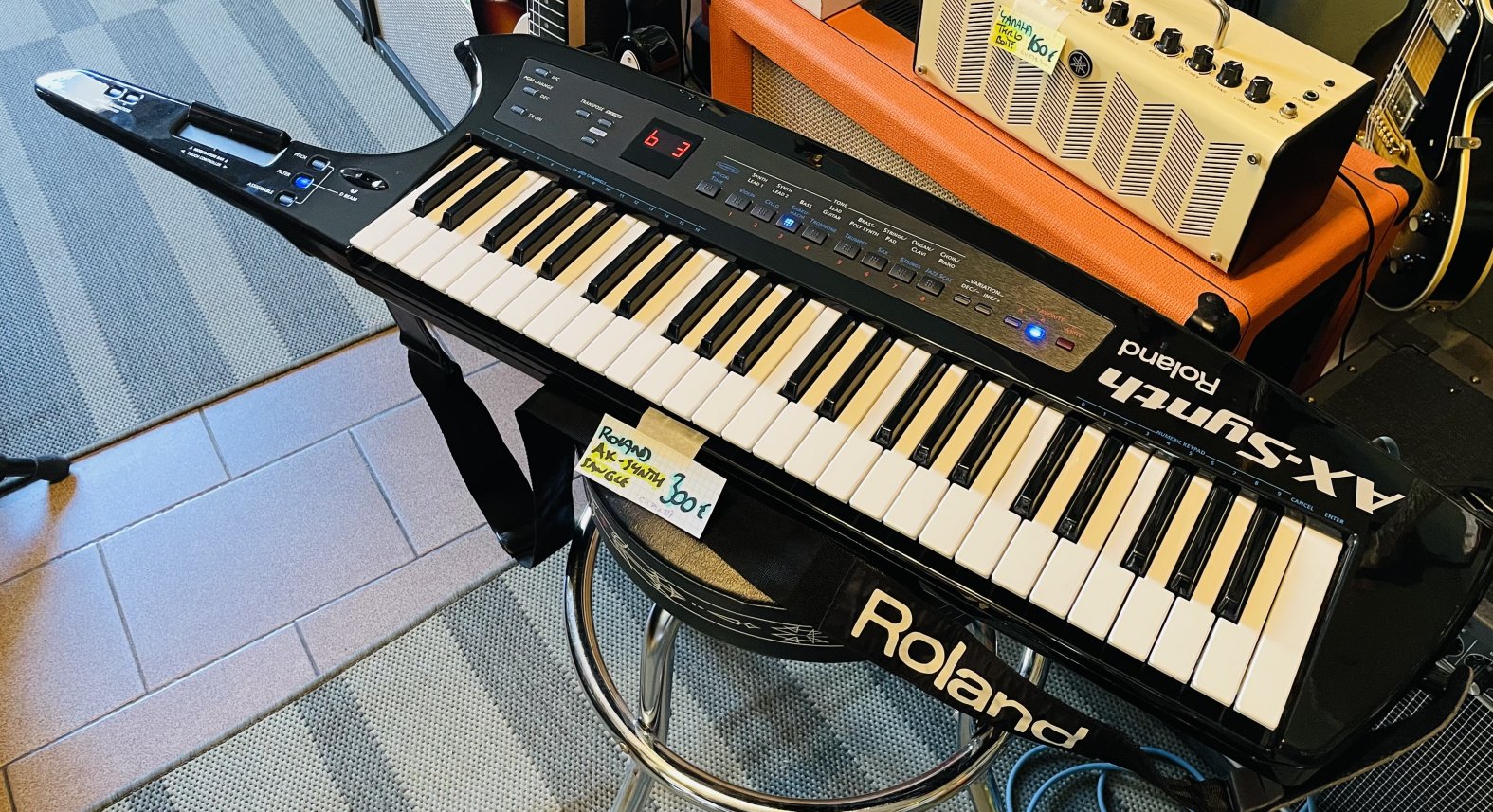 Clavier synthé portable Roland AX-Synth n°Z1D4407, sangle Roland, alim – Image 9