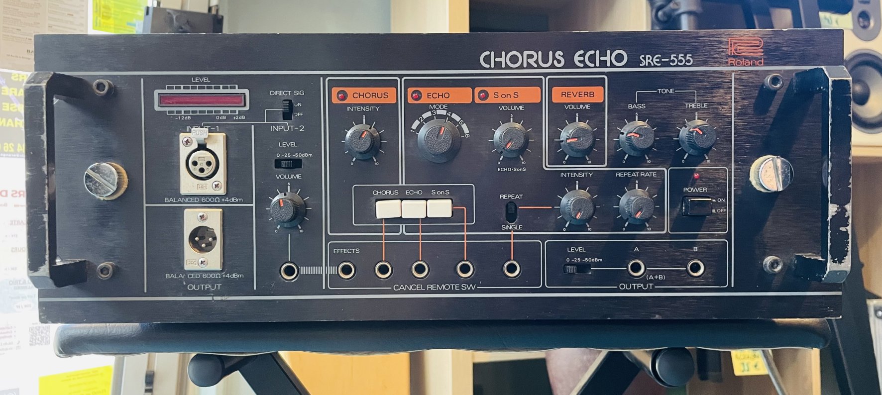 Rack effets vintage Chorus-Echo Roland SRE-555 n°193222 (Japan), meuble rack tiroir en métal