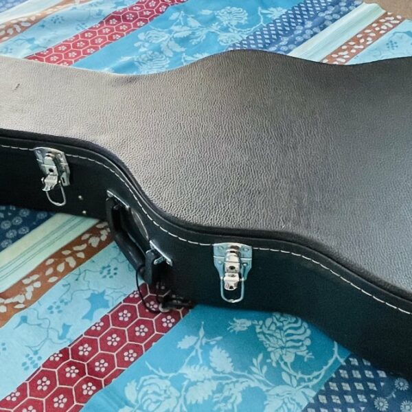 Etui guitare acoustique dreadnought Thomann