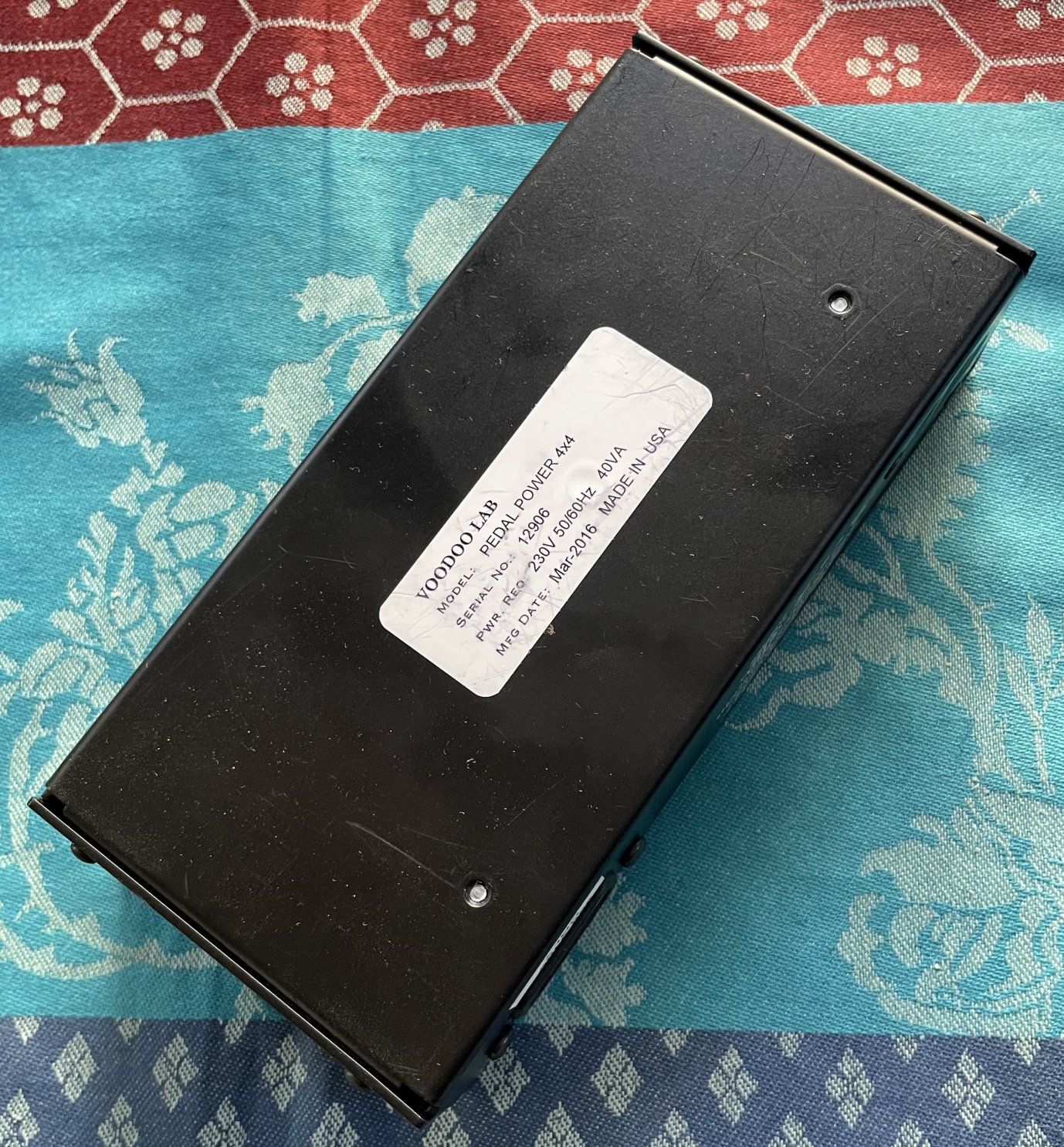 Boitier multivoltage Voodoolab PedalPower 4X4 n°12906 (USA), câble alim, sans câbles pédales – Image 4