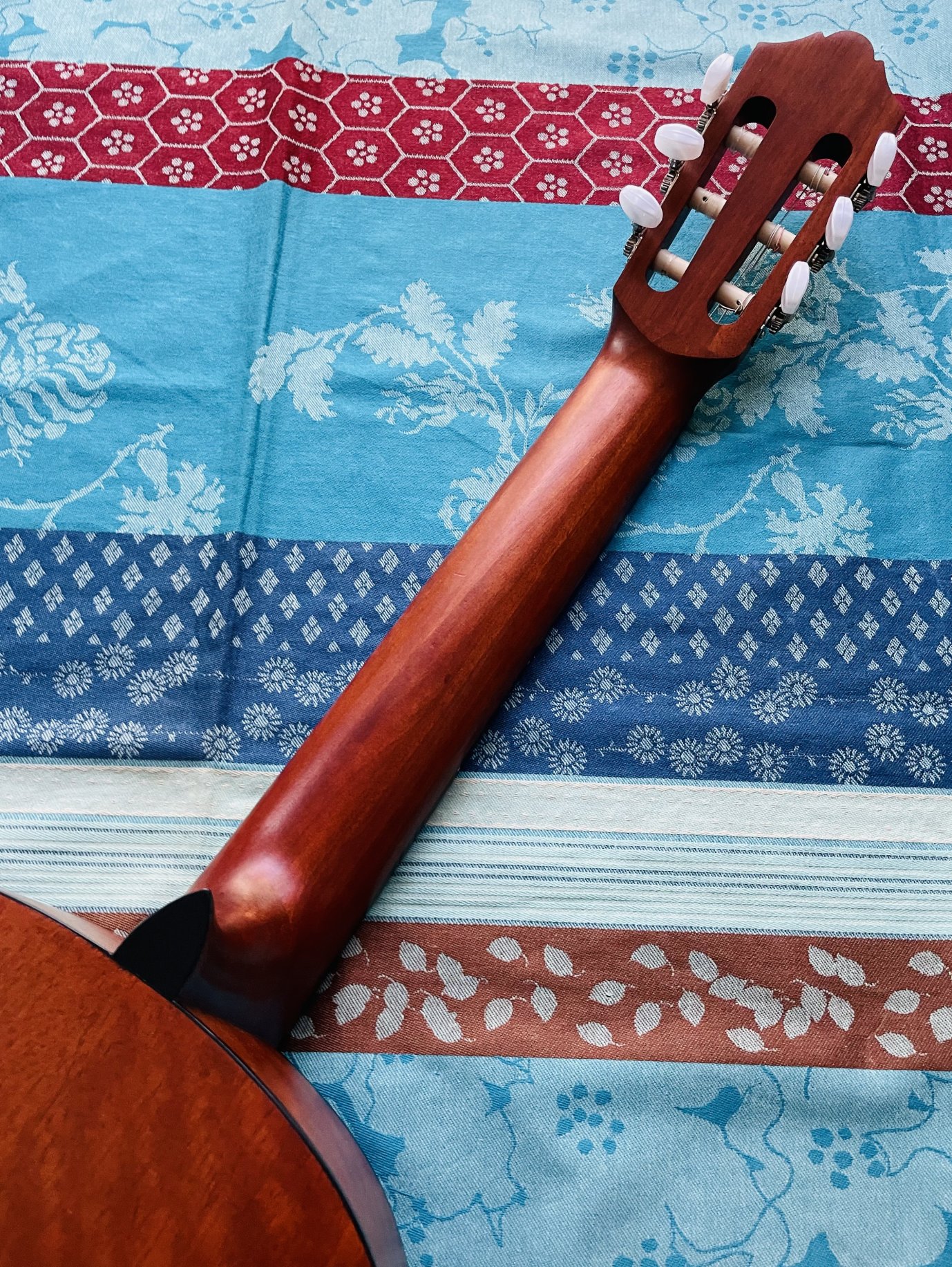 Guitare classique Yamaha CG122MC n°HJP061007, housse Gewa, méthode je deviens guitariste, livret d’accords. – Image 8