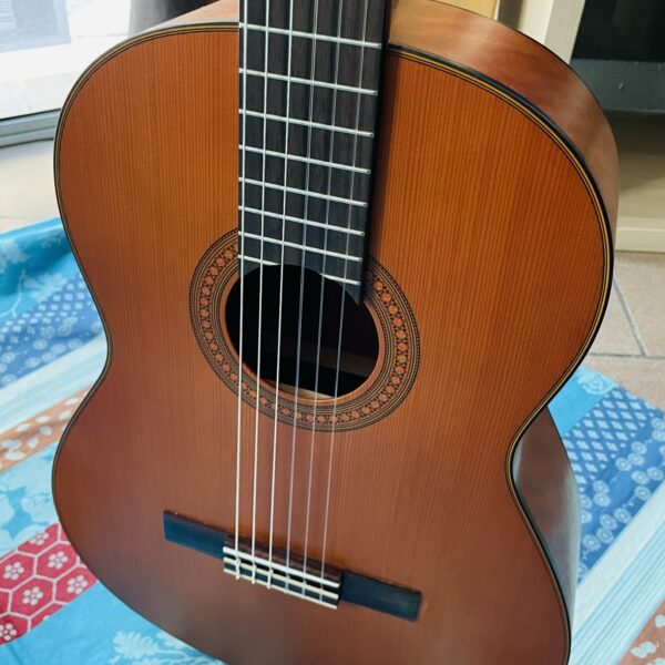 Guitare classique Yamaha CG122MC n°HJP061007, housse Gewa, méthode je deviens guitariste, livret d’accords. – Image 10