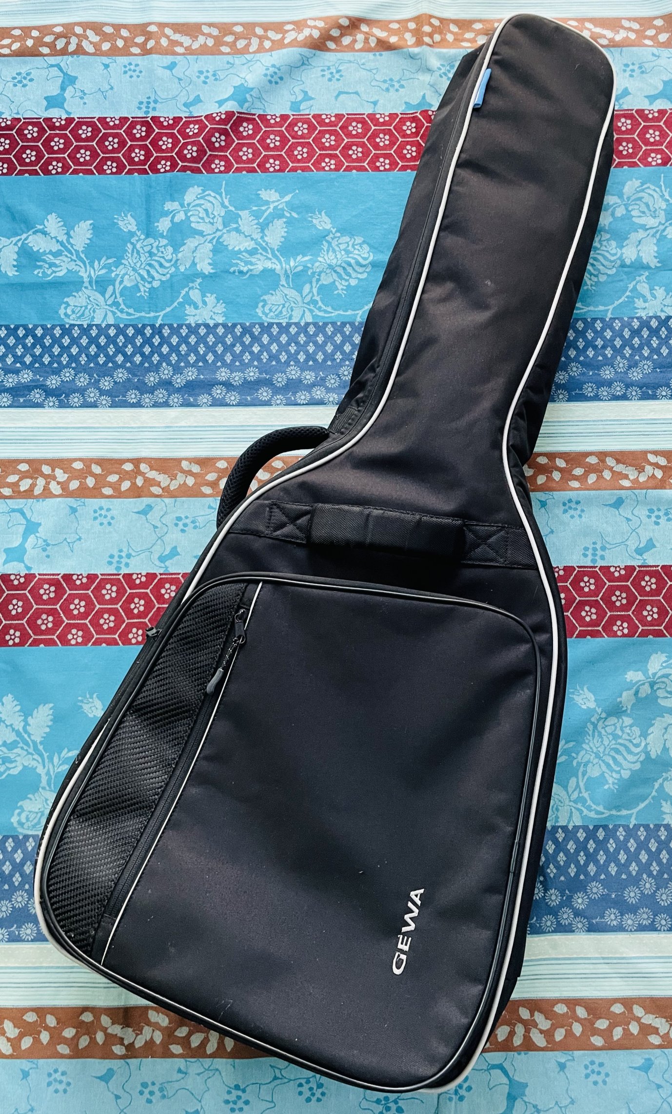 Guitare classique Yamaha CG122MC n°HJP061007, housse Gewa, méthode je deviens guitariste, livret d’accords. – Image 12
