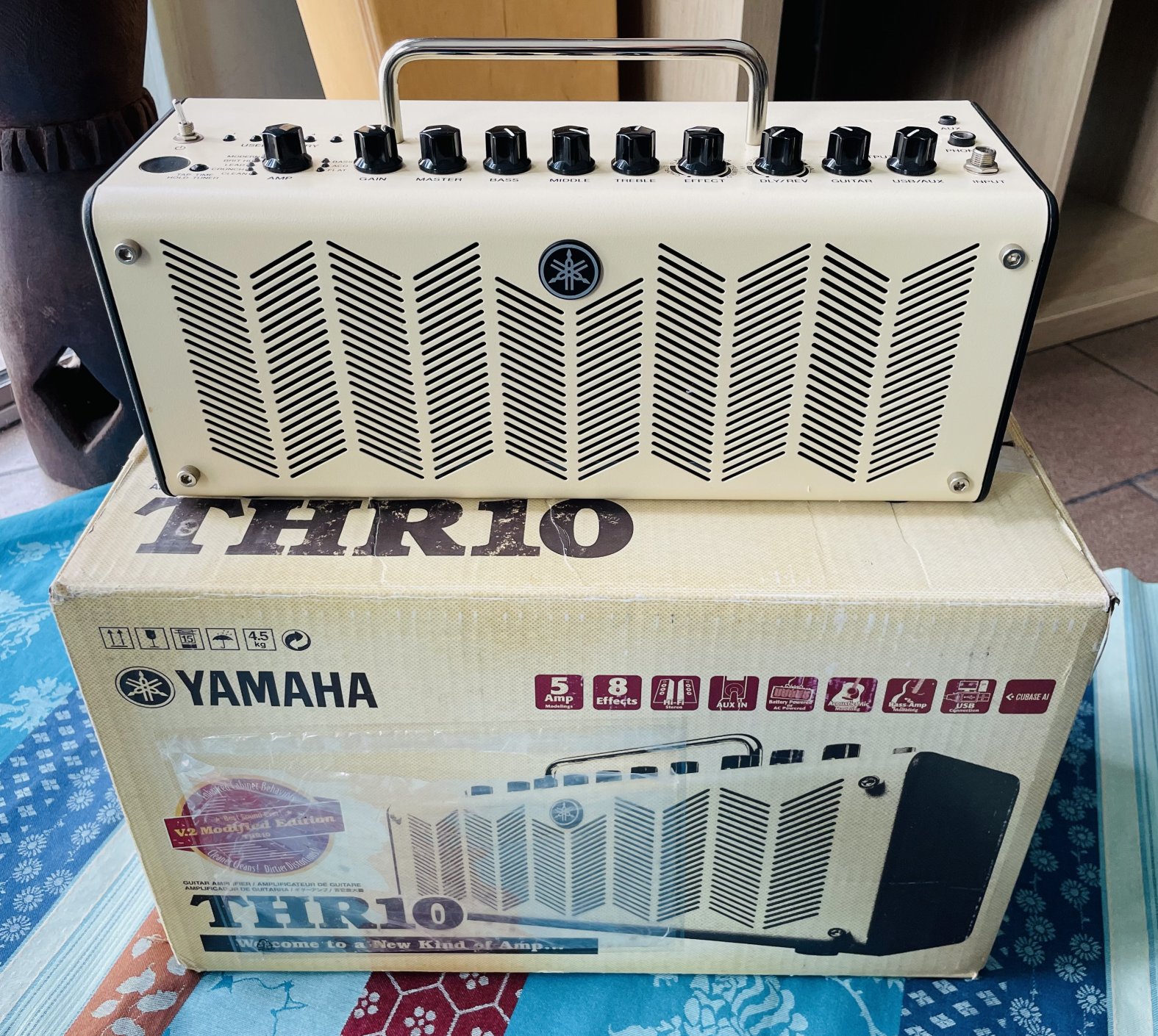 Ampli guitare Yamaha THR10 n°T714195Y0, alim et boite d’origine, 10W stéréo