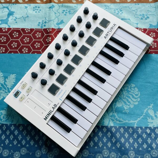 Clavier maitre Arturia Minilab MKII n°7015400899715582, boite d’origine, usb