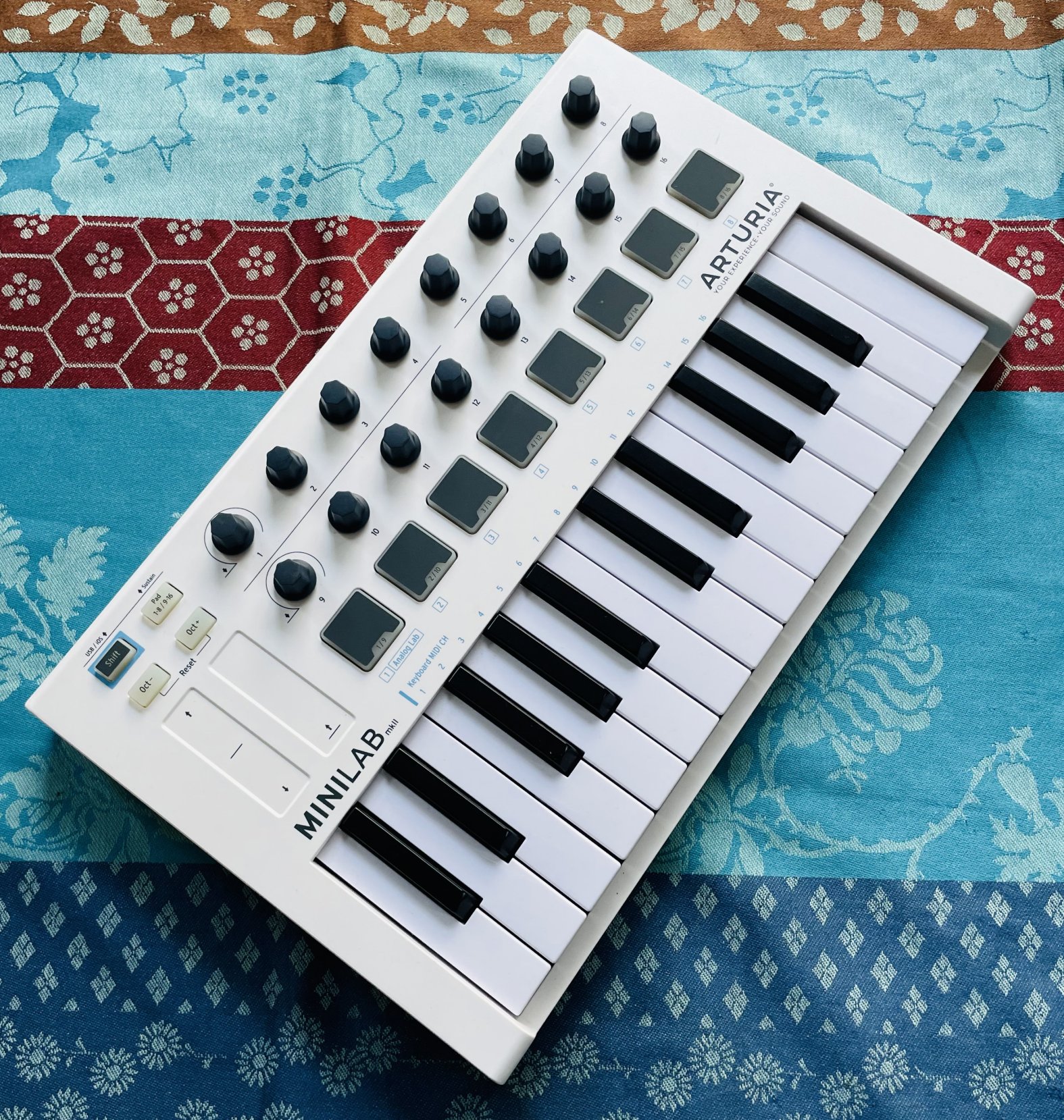Clavier maitre Arturia Minilab MKII n°7015400899715582, boite d’origine, usb