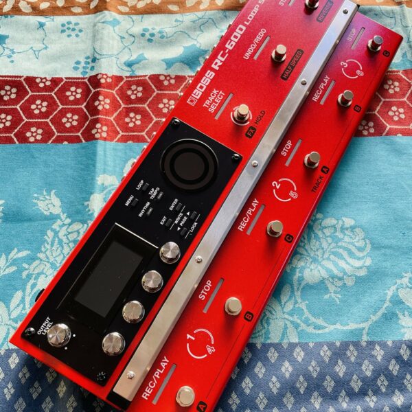 Pédalier looper 3 boucles Boss RC-600 n°B8Q8824, boite d'origine, alim, notice