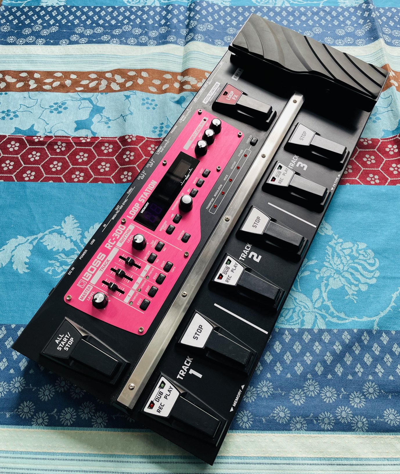 Pédalier looper Boss RC-300 n°G239114, alim Zoom