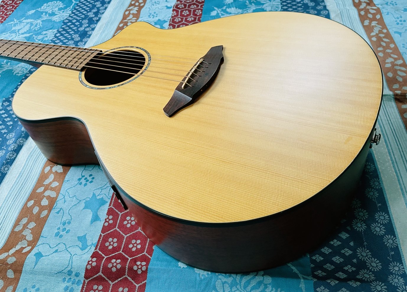 Guitare électro-acoustique Breedlove AJ250 SM n°08064475 (Korea) , housse – Image 2