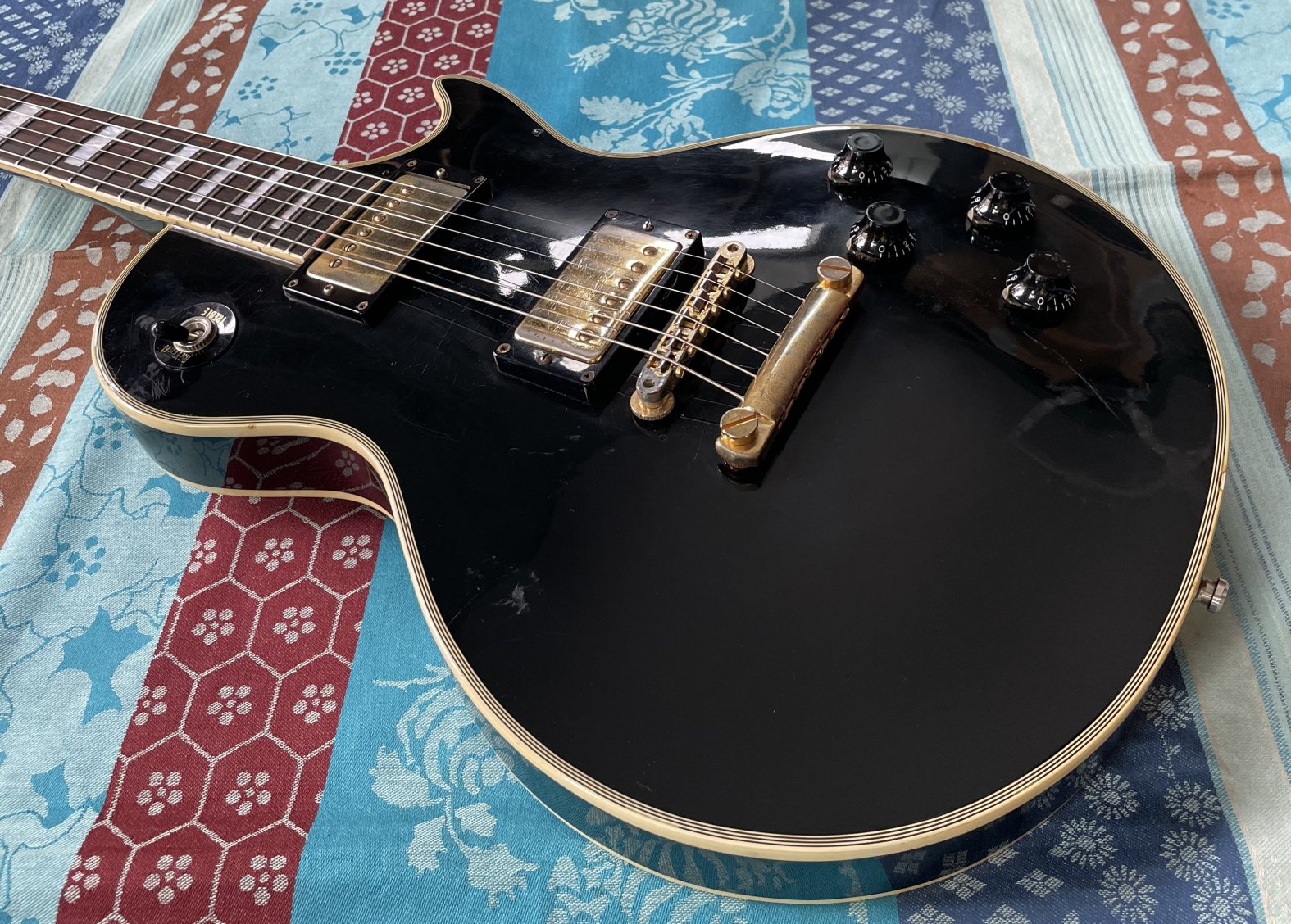 Guitare électrique Burny Les Paul Custom Japan (années 1980, Japan), étui Gator, révision luthier THEBE (facture 10.10.26) – Image 2