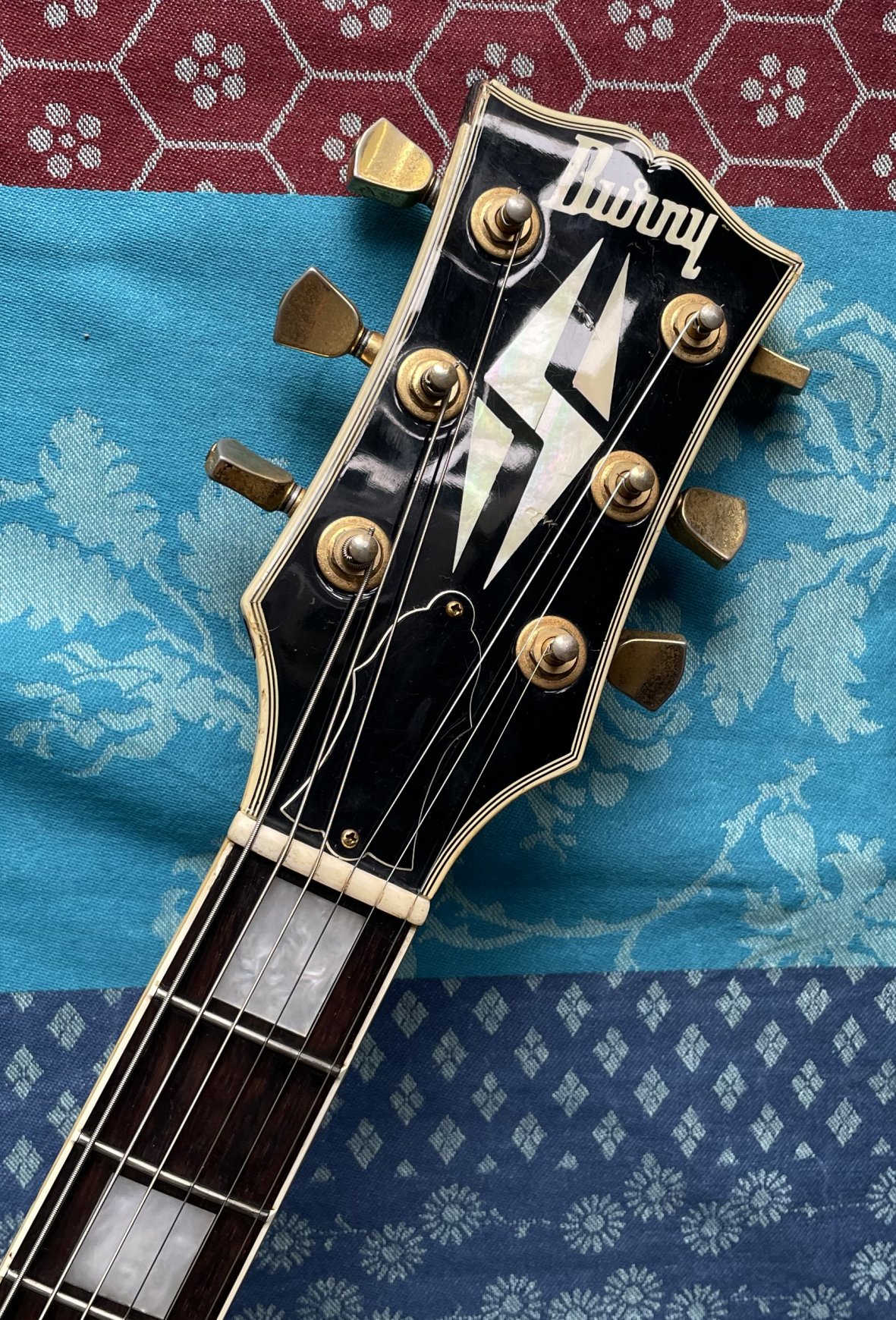 Guitare électrique Burny Les Paul Custom Japan (années 1980, Japan), étui Gator, révision luthier THEBE (facture 10.10.26) – Image 4