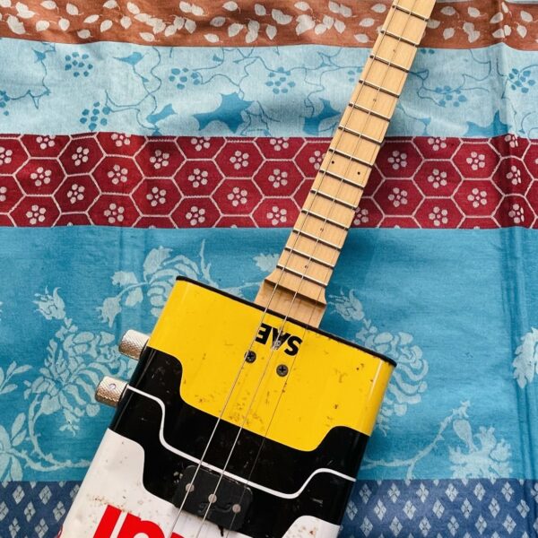 Guitare 3 cordes Cigar Box GM (luthier Guillaume Massy, Bélves Dordogne, France)