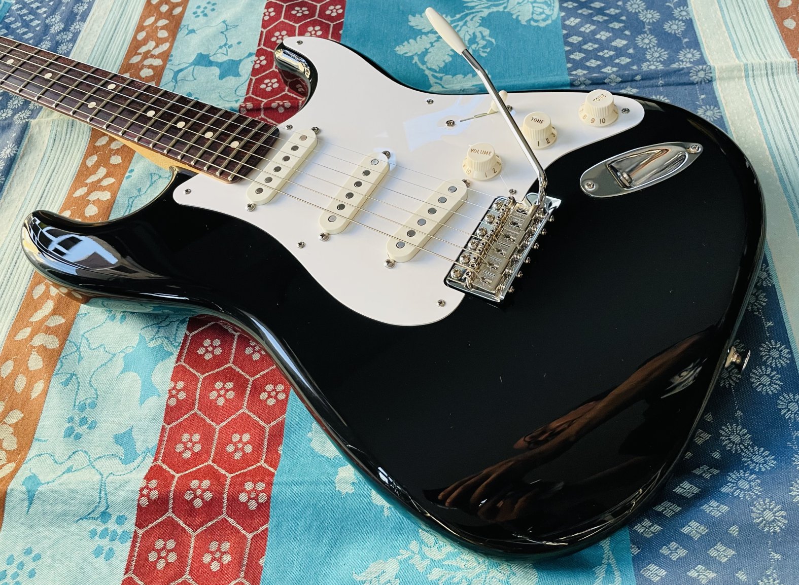 Guitare électrique corps mexicain avec manche USA Fender Stratocaster Vintera II 50’s black, upgrade Manche USA + Micros Lollar ST Special, housse Fender, cordes – Image 2