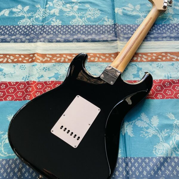 Guitare électrique corps mexicain avec manche USA Fender Stratocaster Vintera II 50’s black, upgrade Manche USA + Micros Lollar ST Special, housse Fender, cordes – Image 6
