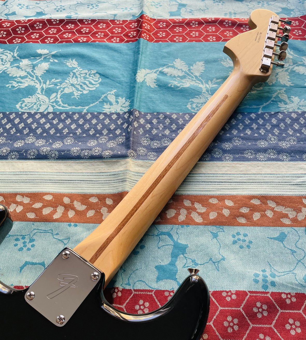 Guitare électrique corps mexicain avec manche USA Fender Stratocaster Vintera II 50’s black, upgrade Manche USA + Micros Lollar ST Special, housse Fender, cordes – Image 7