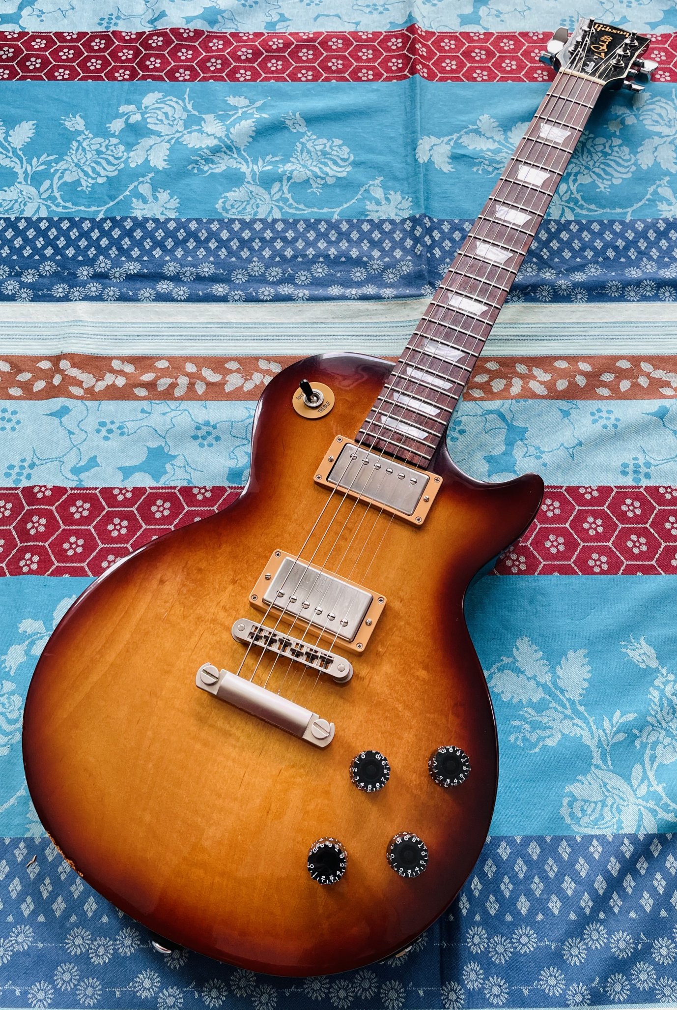 Guitare électrique Gibson Les Paul 100 ans Desert Burst n°150041183 (2015, USA), modèle LPST15DBQN, étui Gibson