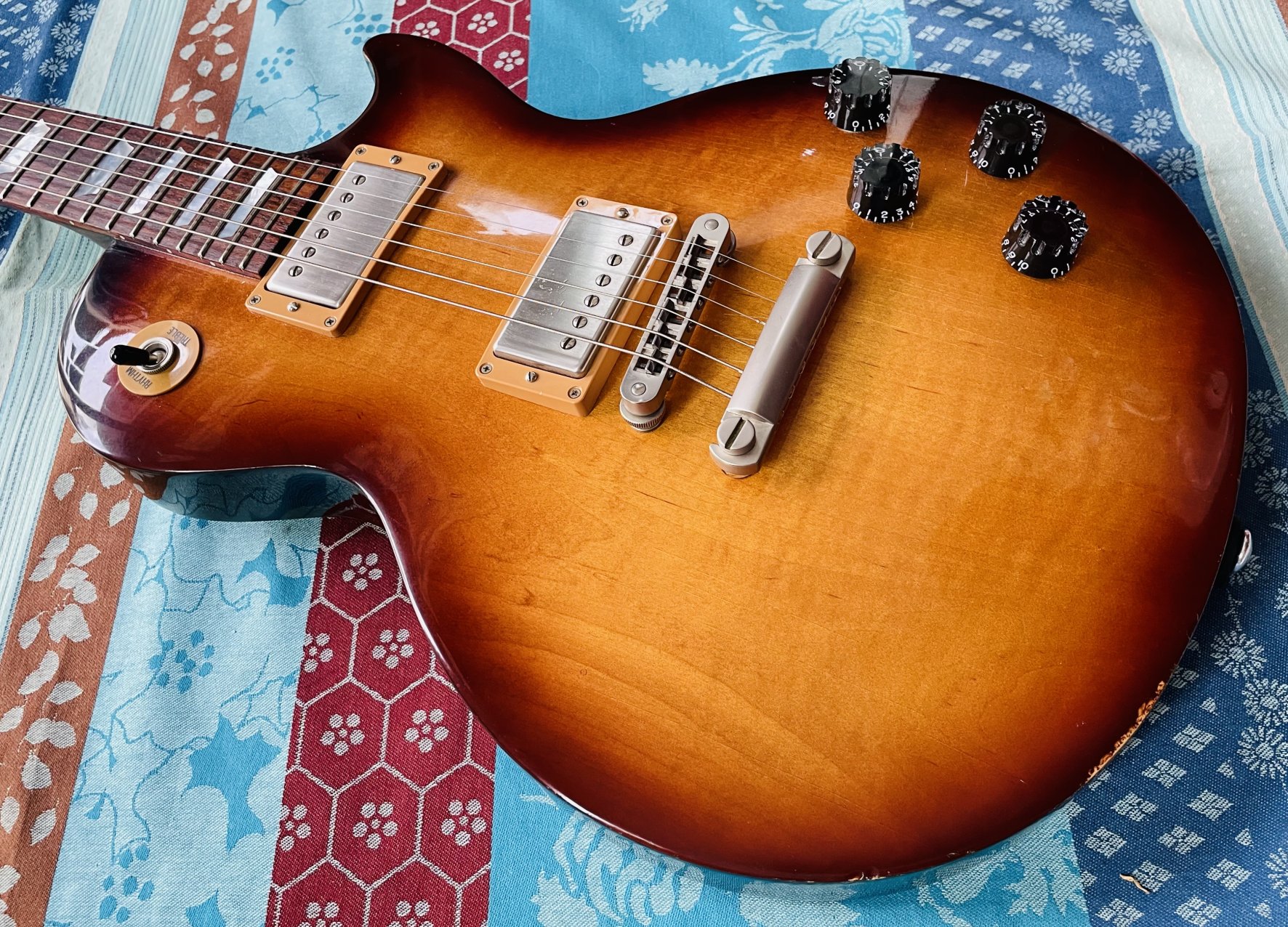 Guitare électrique Gibson Les Paul 100 ans Desert Burst n°150041183 (2015, USA), modèle LPST15DBQN, étui Gibson – Image 2
