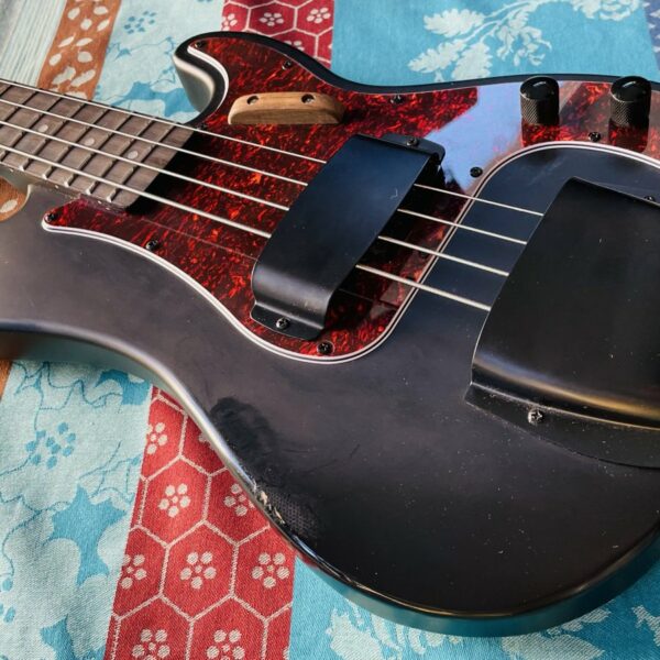 Alternative view of Basse électrique Harley Benton Precision Bass PB20 SBK, upgrade micros et accessoires, housse Thomann