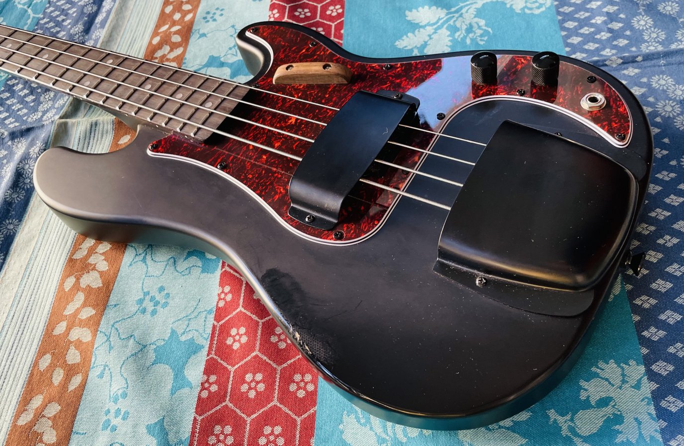 Basse électrique Harley Benton Precision Bass PB20 SBK, upgrade micros et accessoires, housse Thomann – Image 2