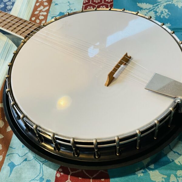 Alternative view of Banjo vintage 5 cordes Harmony, 30 clés (1960, USA), capodastre 7TH, réglée luthier Louis Manteau