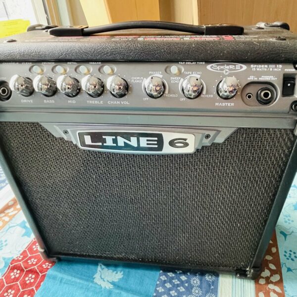Ampli guitare Line 6 Spider III 15W n°A822S5818003315, alim