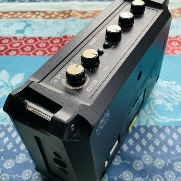 Alternative view of Ampli guitare portable Roland Mobile AC, boite d'origine, sans alim