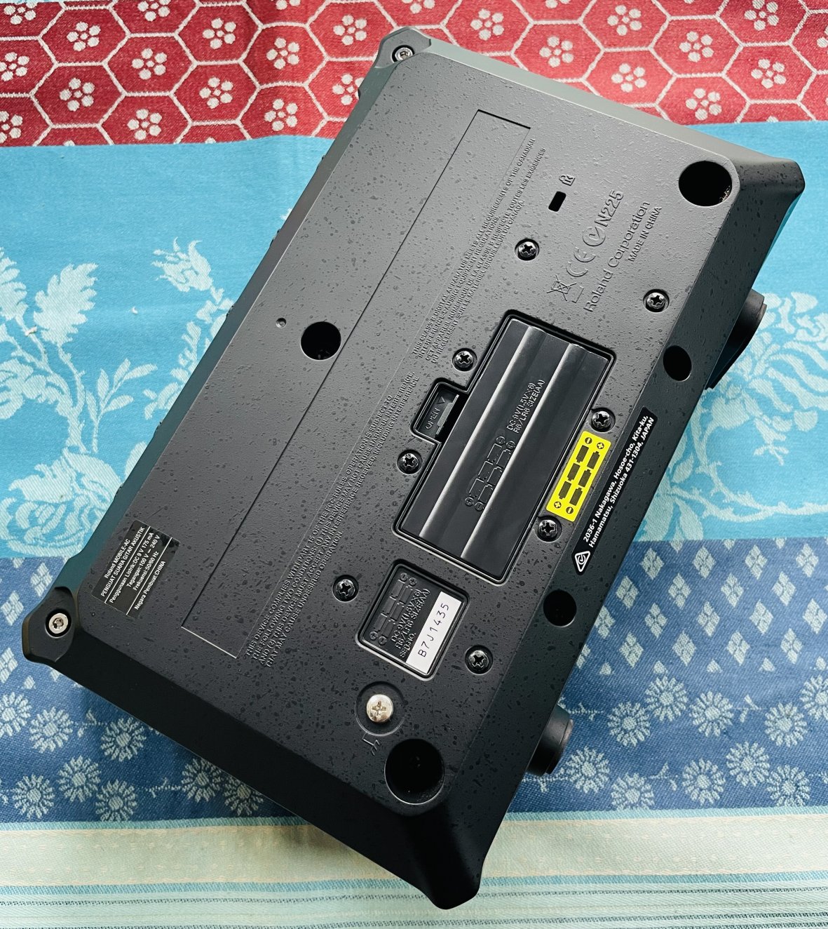 Ampli guitare portable Roland Mobile AC, boite d'origine, sans alim – Image 3